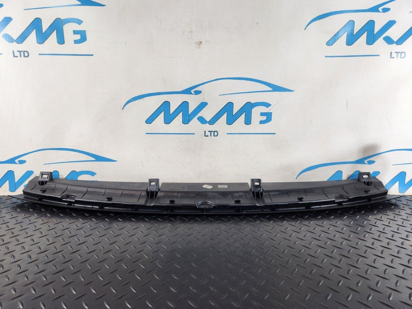 11-18 BMW 6 SERIES F13 GENUINE REAR WINDOW LOWER TRIM 7230011