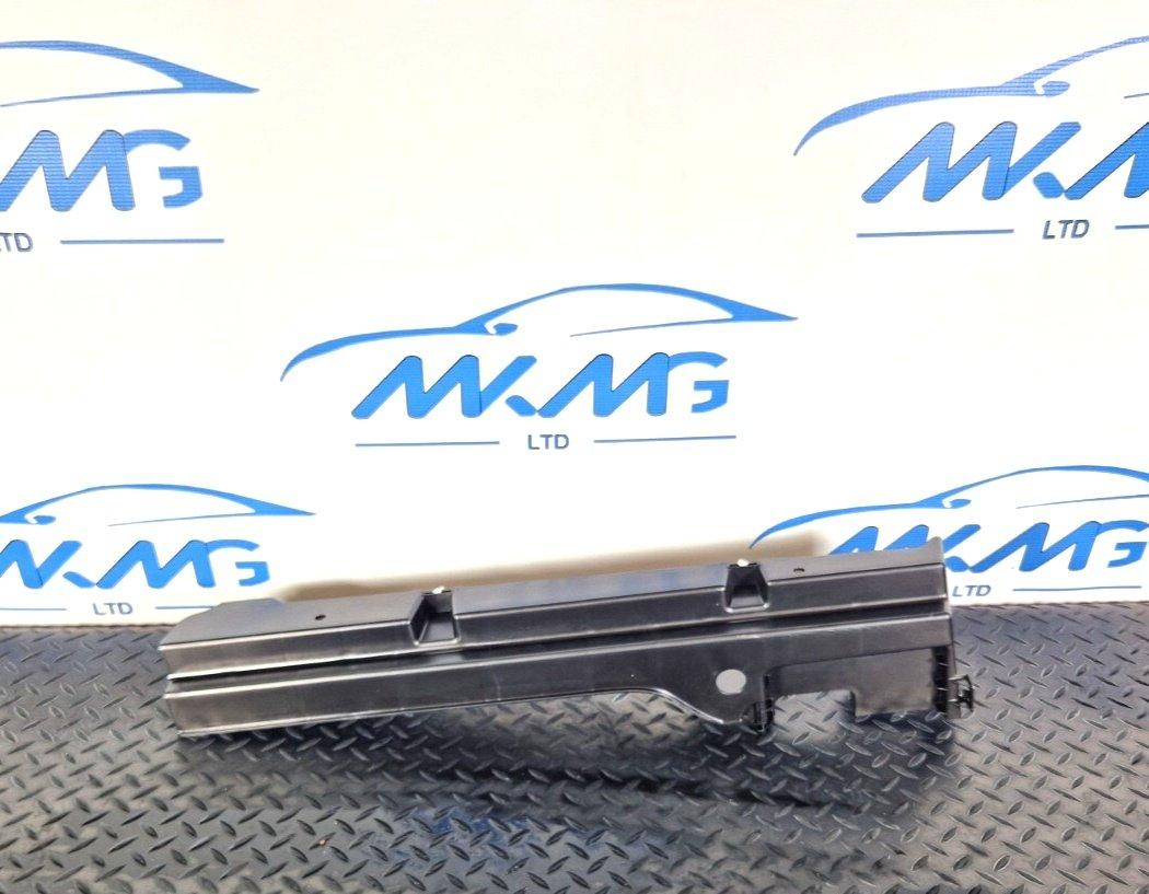 14-20 MERCEDES BENZ GLA 200 X156 LEFT QUATER PANEL TRIM BRACKET A1568901100