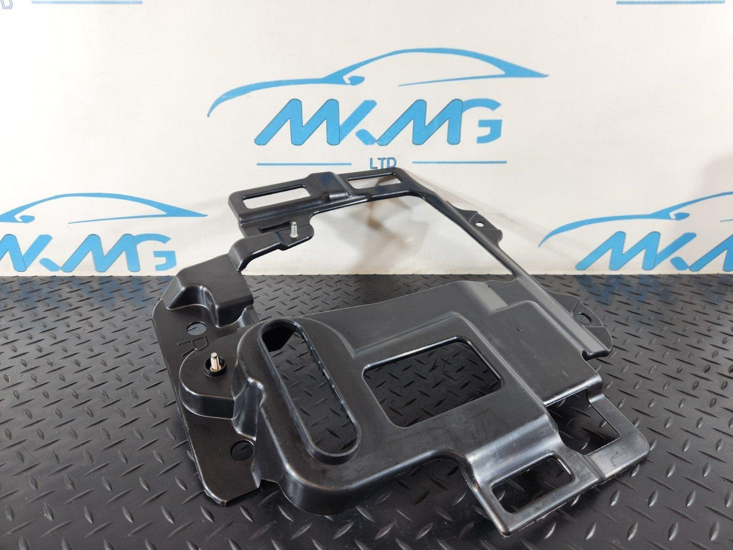 19-ON RANGE ROVER EVOQUE L551 FLOOR MOUNT BRACKET K8D2130B14A