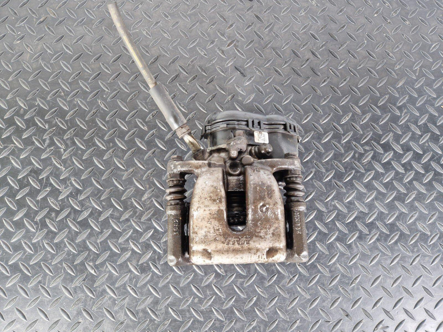 14-20 MERCEDES BENZ GLA X156 GENUINE REAR RIGHT O/S BRAKE CALIPER A2464232498