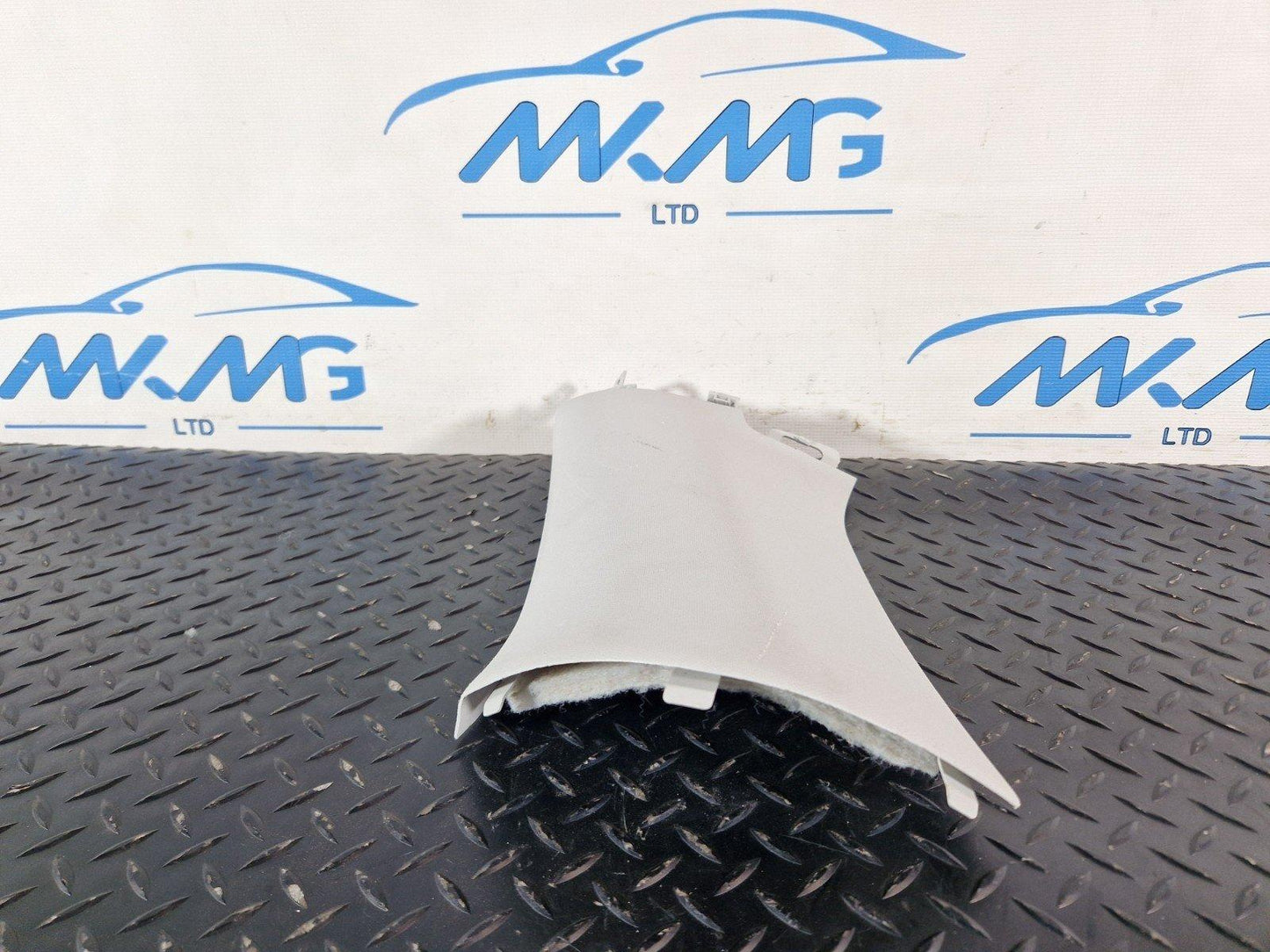 16-19 MERCEDES BENZ GLE ML W166 GENUINE RIGHT O/S PILLAR TRIM A1666900625