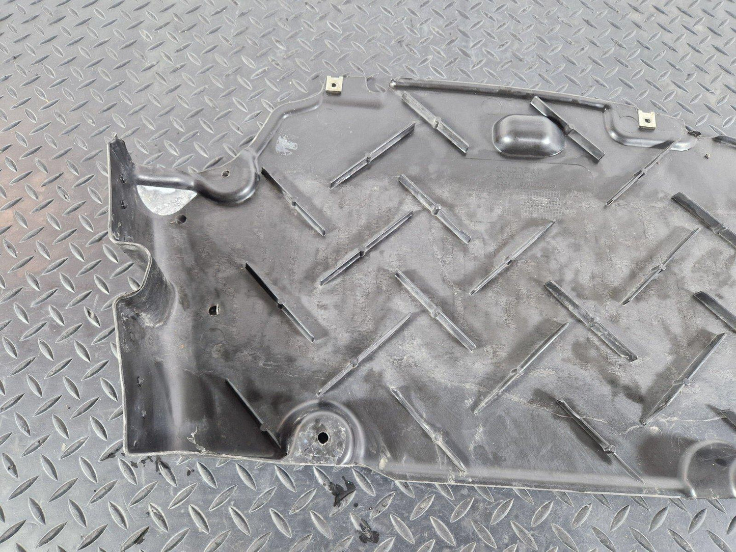 14-21 MERCEDES BENZ W205 REAR RIGHT DRIVER SIDE O/S UNDERBODY COVER A2056900407