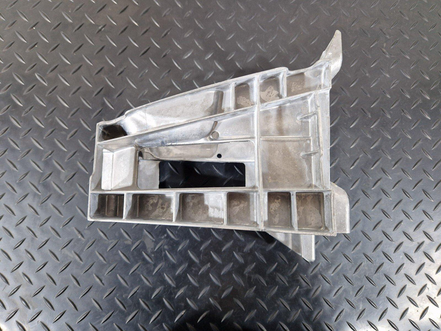 14-21 BMW 2 SERIES 218d GRAN TOURER F46 OEM CENTRE CONSOLE BRACKET REAR 9274404