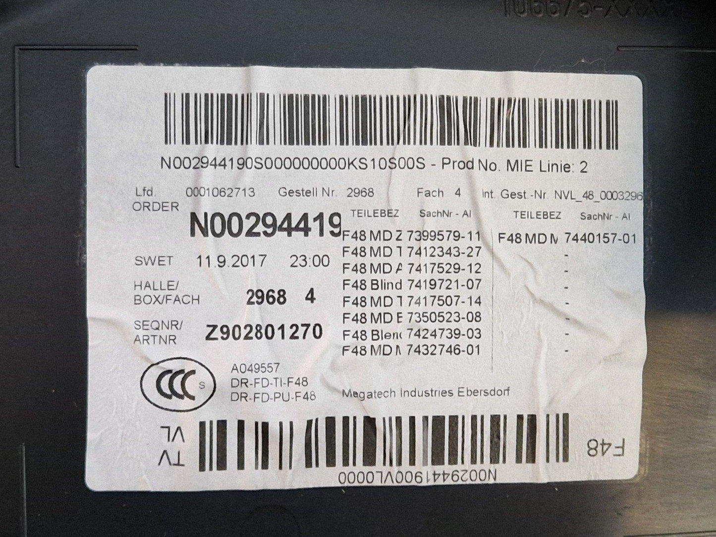 16-22 BMW X1 F48 FRONT PASSENGER SIDE DOOR CARD PANEL IN BLACK