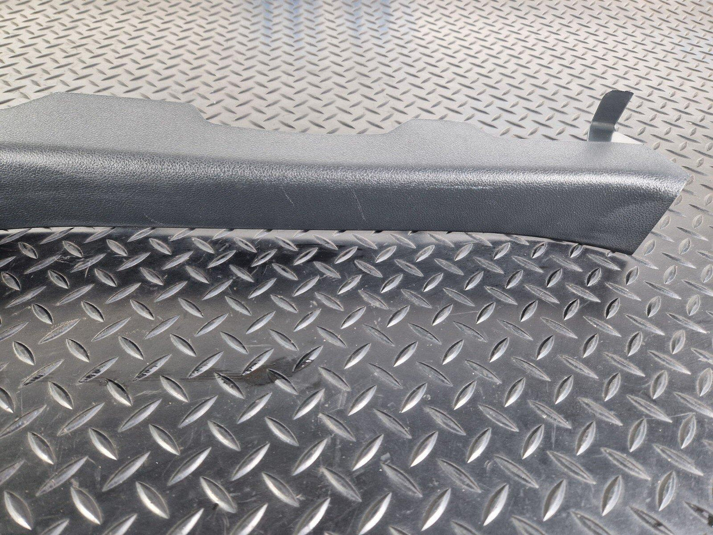 10-18 AUDI A7 4G S-LINE LEFT NSR C PILLAR LOWER SILL TRIM COVER 4G8867767A