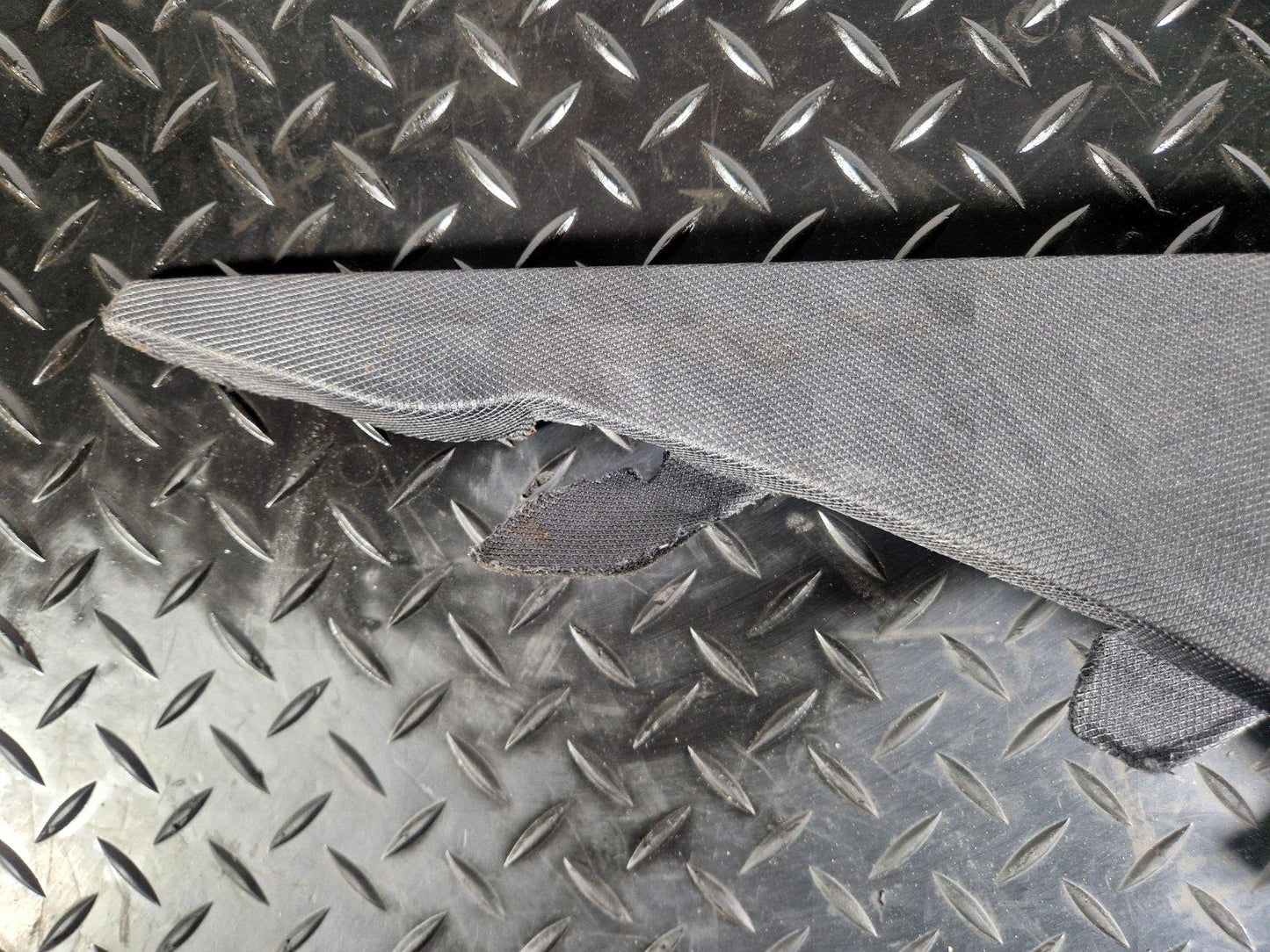 16-19 AUDI A4 B9 S-LINE SALOON GENUINE REAR LEFT N/S C-PILLAR TRIM 8W5867245