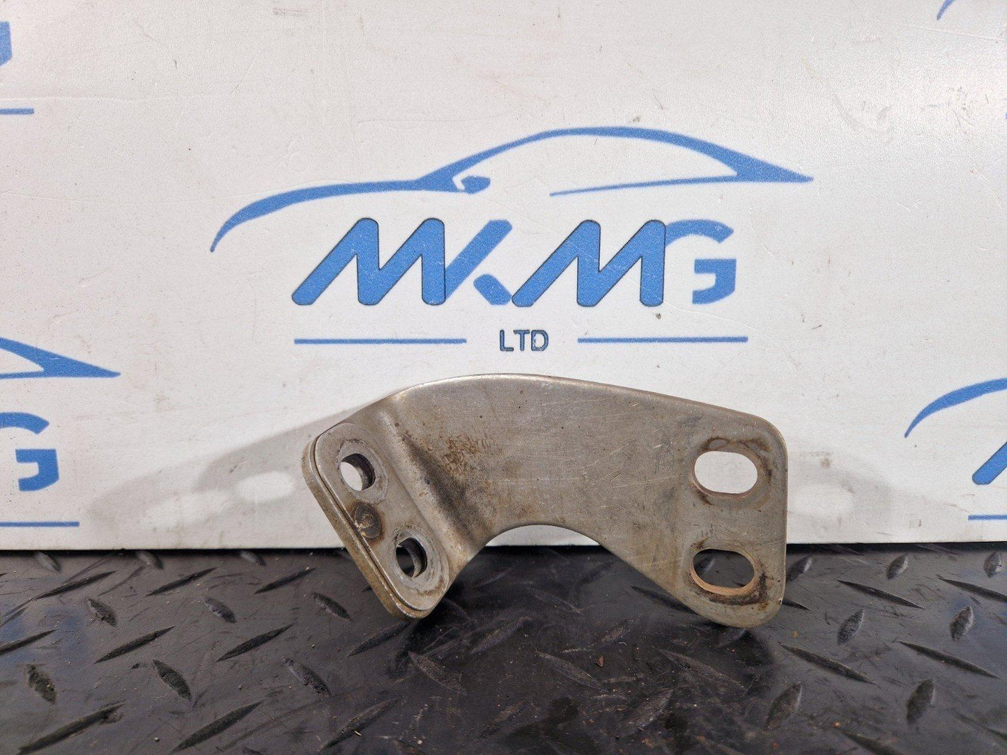 16-19 MERCEDES BENZ GLE W166 GENUINE RIGHT O/S EXHAUST BRACKET A1664910600