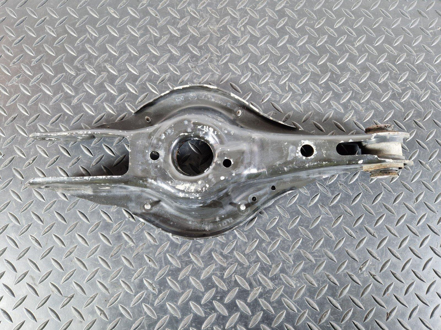 12-18 BMW 3 SERIES F30 LCI REAR WISHBONE ROLL OVER CONTROL ARM 6867540 6867541
