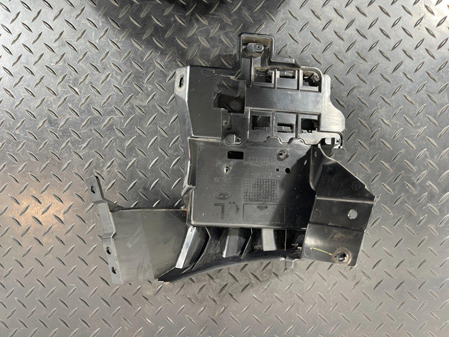 2019-ON  LAND ROVER DISCOVERY L550 REAR LEFT BUMPER BRACKET LK7217E801A