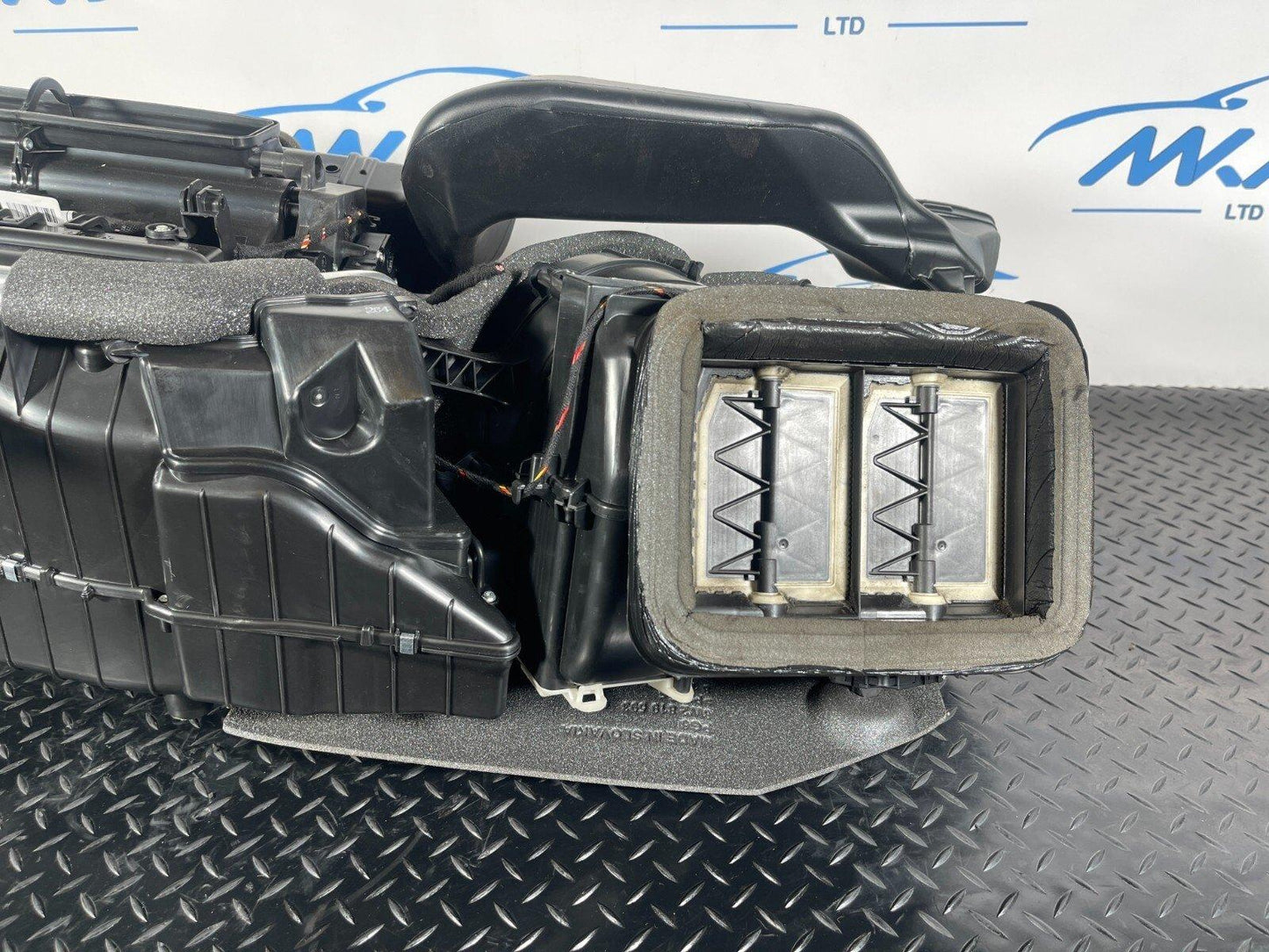 16-23 AUDI A5 F5 SPORTBACK S-LINE GENUINE FRONT DASH HEATER MATRIX 8W2820005AG