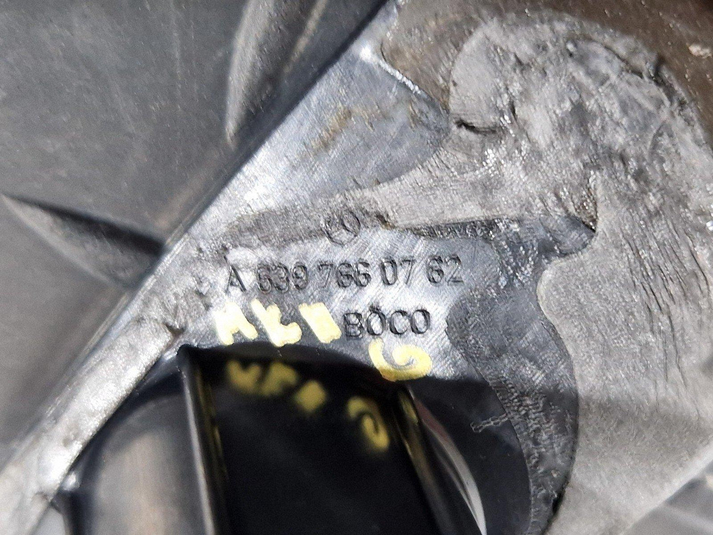 14-23 MERCEDES BENZ VITO W447 OEM WEDGE TYPE STOP PIN CATCH A6397660762