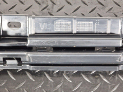11-18 BMW 6 SERIES F06 SIDESKIRT BRACKET FRONT LEFT PASSENGER SIDE 7276347