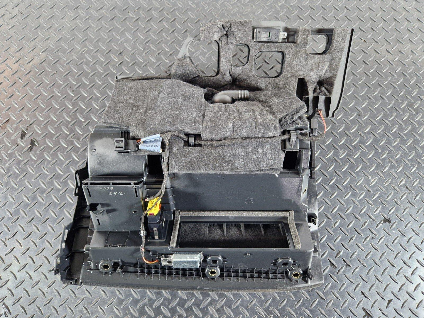16-19 AUDI A4 B9 S-LINE GENUINE DASHBOARD GLOVE BOX 8W2857035 8W0971679E