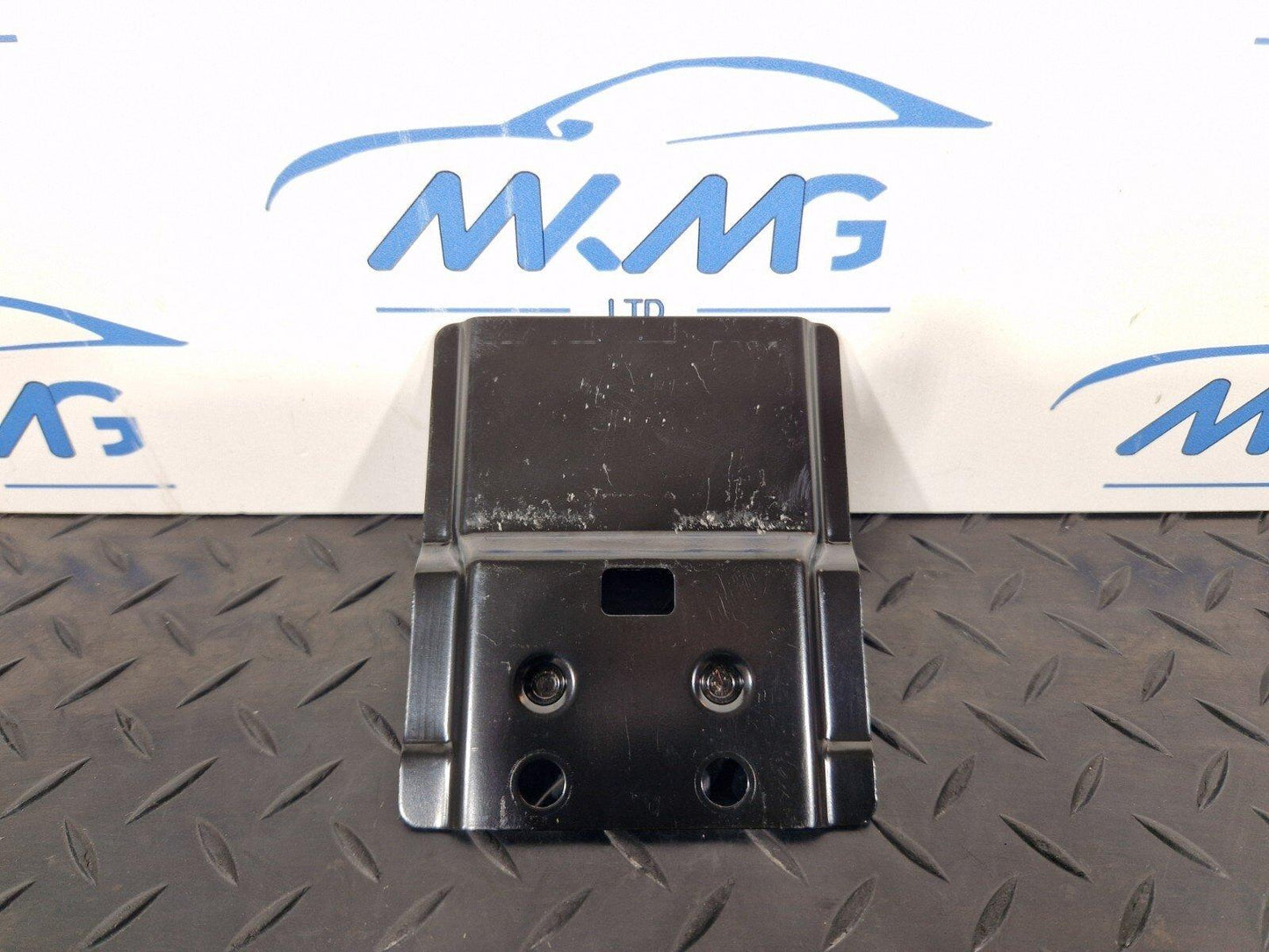 16-19 AUDI A4 B9 GENUINE REAR BOOT PANEL BRACKET HOLDER 8W0863253