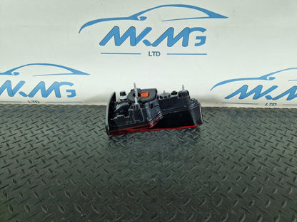 16-19 AUDI A4 B9 GENUINE REAR RIGHT O/S/R INNER TAILGATE LIGHT 8W5945076A