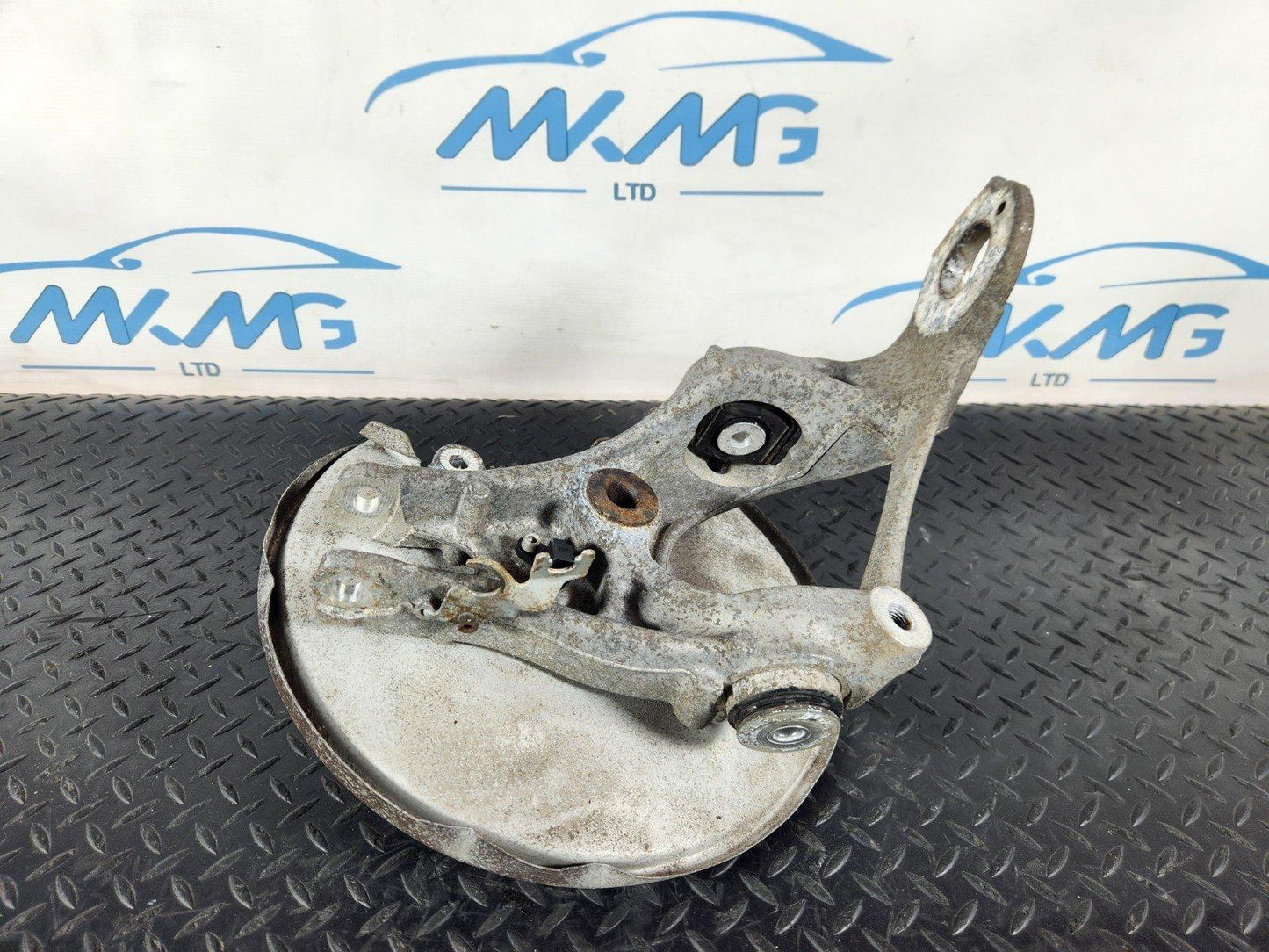12-18 AUDI A6 C7 GENUINE REAR LEFT PASSENGER NSR WHEEL HUB 4G0505431E
