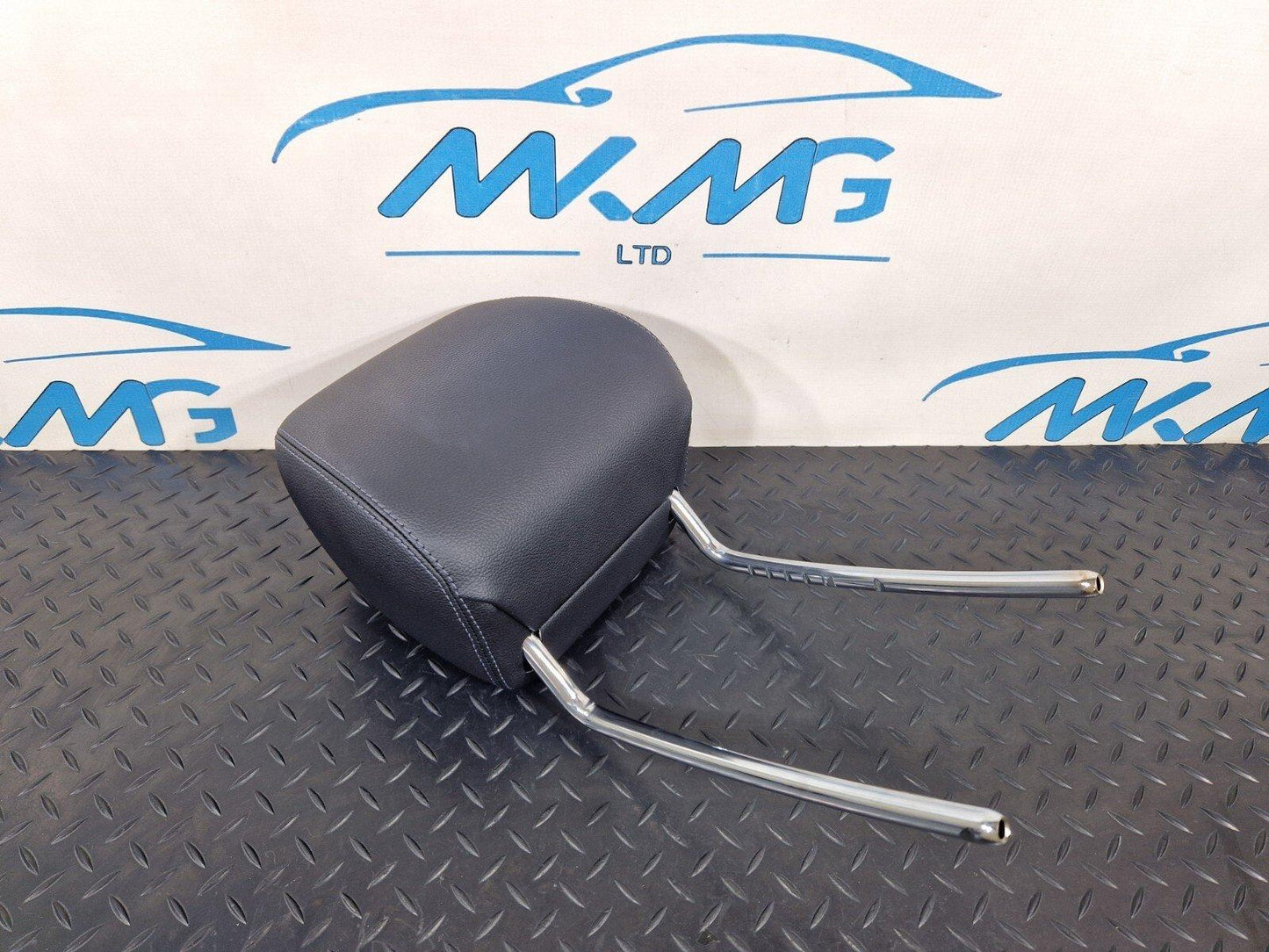 14-20 MERCEDES BENZ GLA200 X156 GENUINE FRONT SEAT HEADREST FITS LEFT & RIGHT