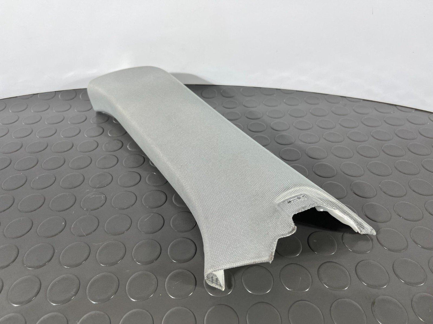 16-19 AUDI A4 B9 ESTATE GENUINE REAR RIGHT DRIVER SIDE C-PILLAR TRIM 8W9867288
