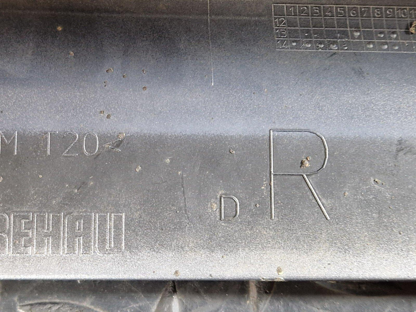 14-21 MERCEDES BENZ W205 RIGHT O/S SKIRT IN SILVER 792 A2056907002 A2056907202