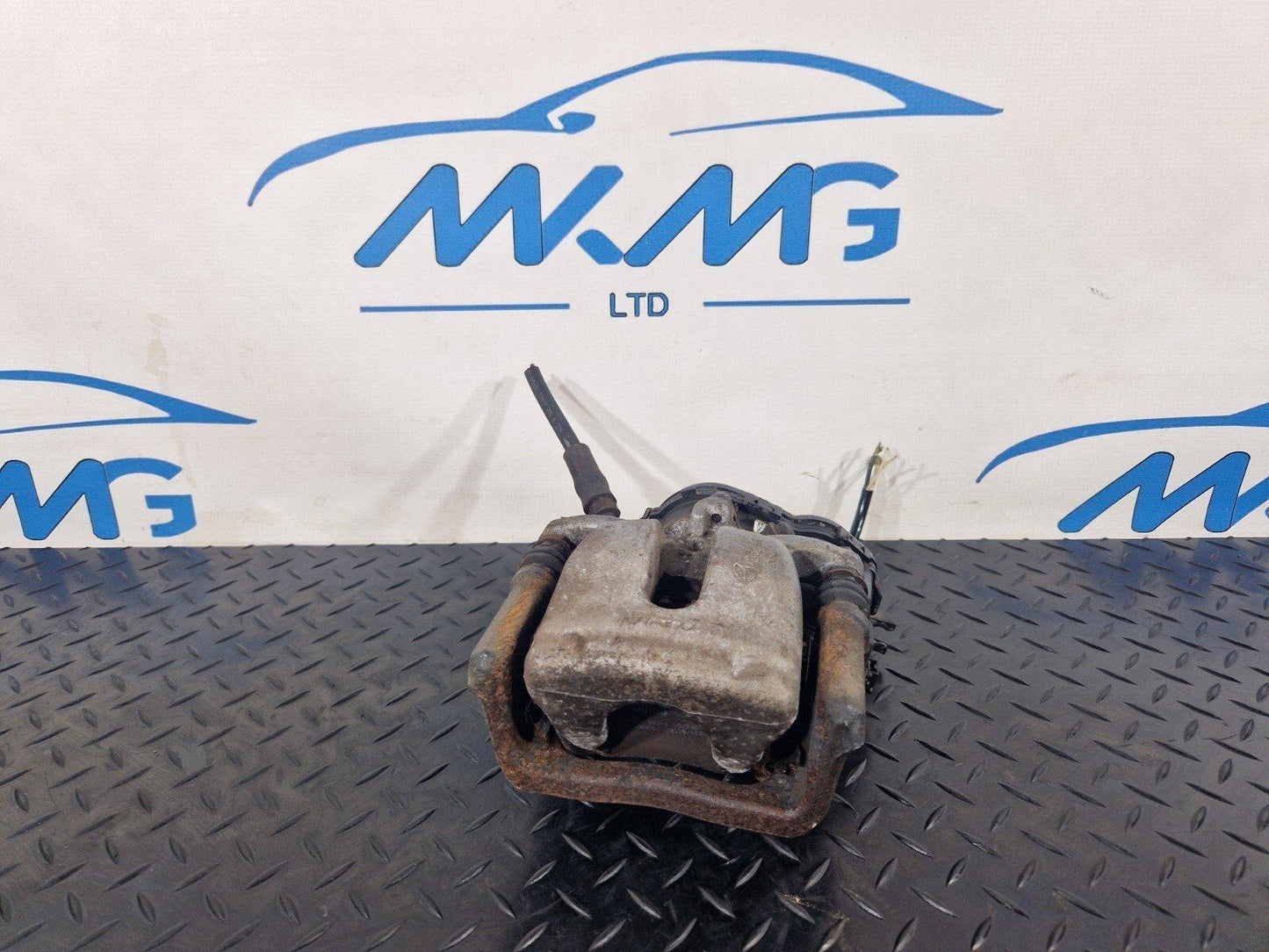 12-18 MERCEDES BENZ GENUINE REAR BRAKE CALIPER RIGHT DRIVER SIDE A2464232298