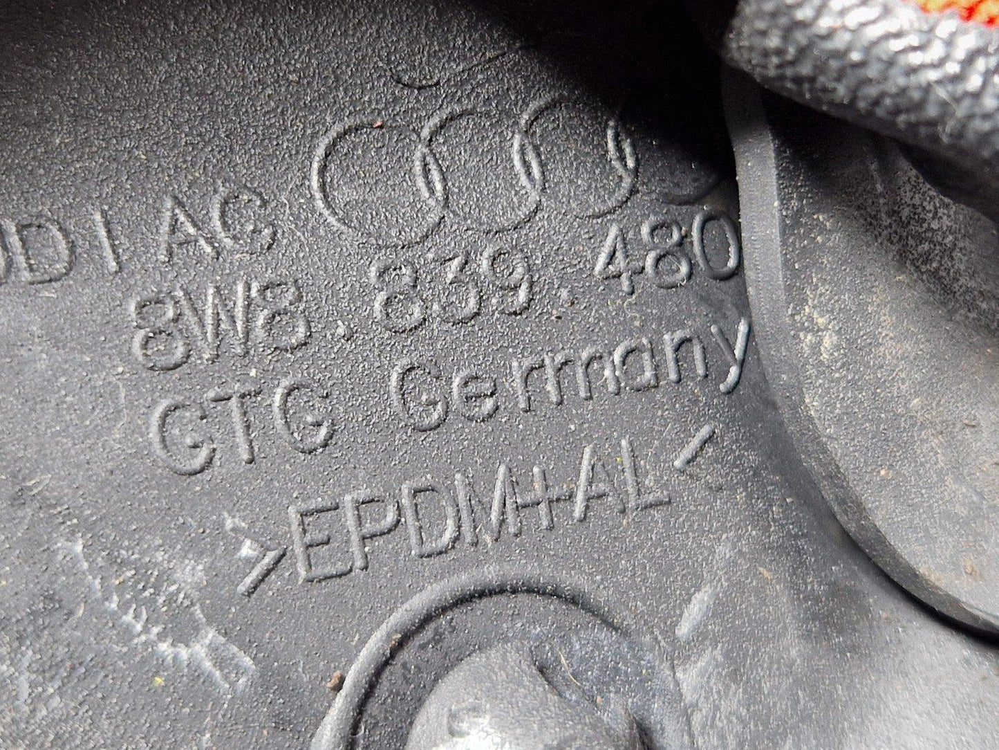 16-23 AUDI A5 F5 SPORTBACK REAR RIGHT DOOR WINDOW APERTURE RUBBER SEAL 8W8839480