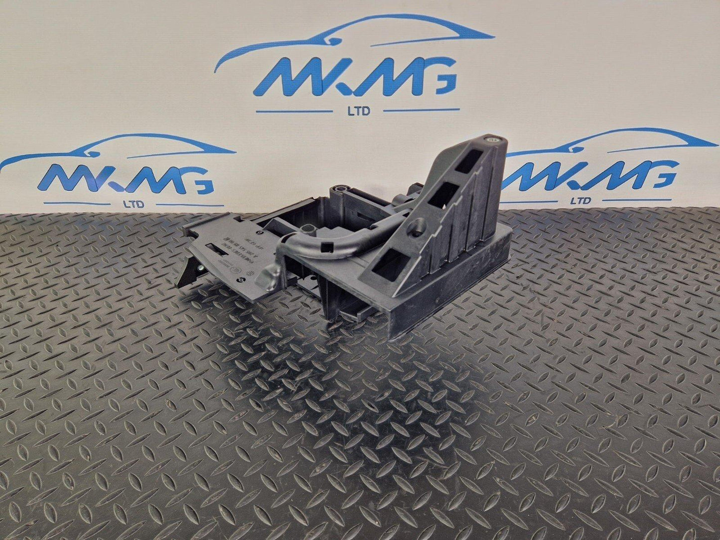 14-21 MERCEDES C300h W205 OEM CD CHANGER ECU HOLDER BRACKET MOUNT A2055458900