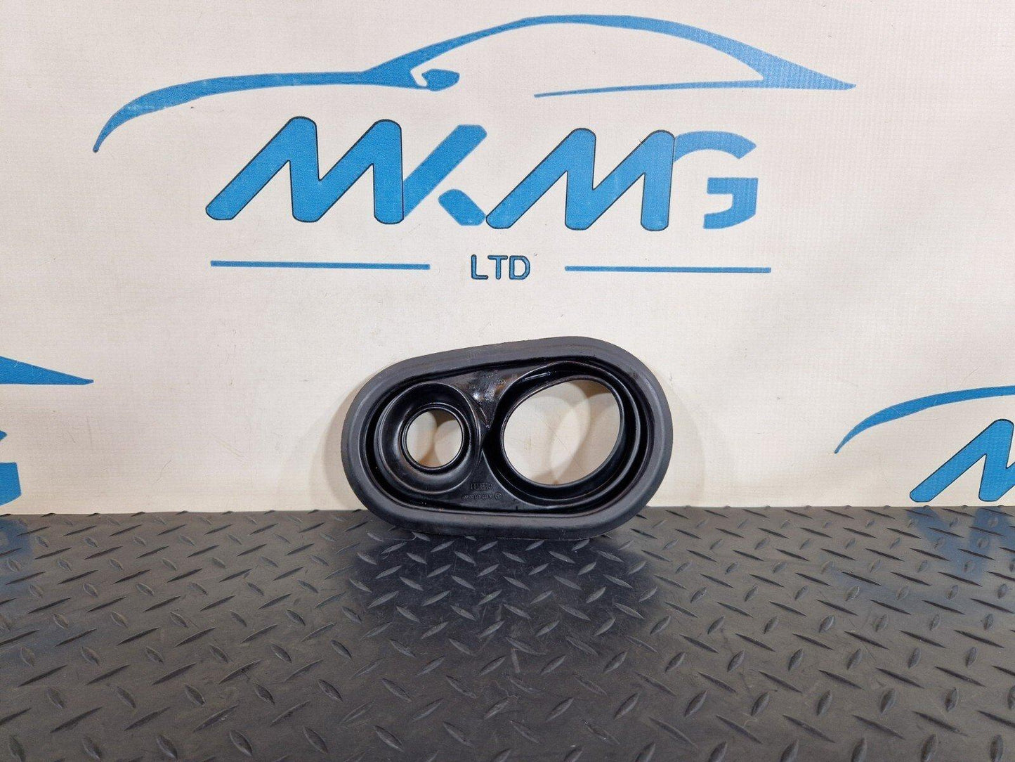 18-ON MERCEDES BENZ A CLASS W177 OEM FUEL FILLER NECK PIPE COVER A1774710200