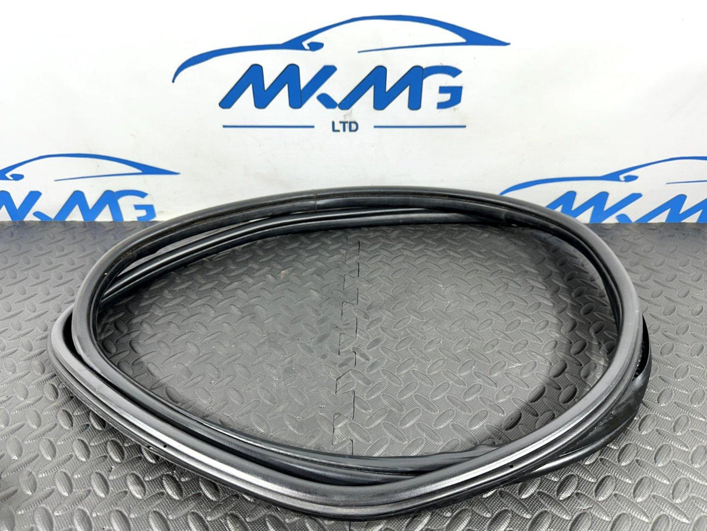 14-21 BMW 2 SERIES GRAN TOURER F46 GENUINE REAR OS/NS DOOR RUBBER SEAL 7316818
