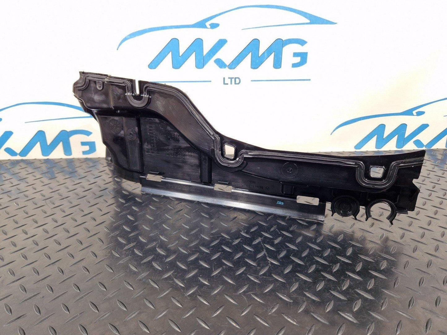 19-ON MERCEDES BENZ A CLASS W177 ENGINE BAY PARTITION HEAT SHIELD RIGHT SIDE