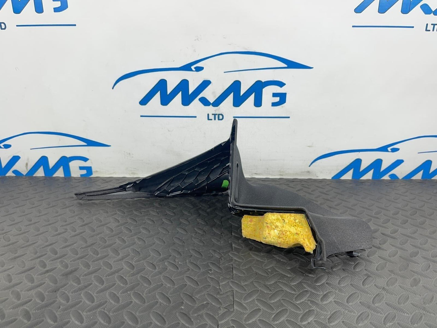 13-19 MERCEDES BENZ CLA C117  REAR LEFT PASSENGER SIDE C-PILLAR TRIM A1176902525