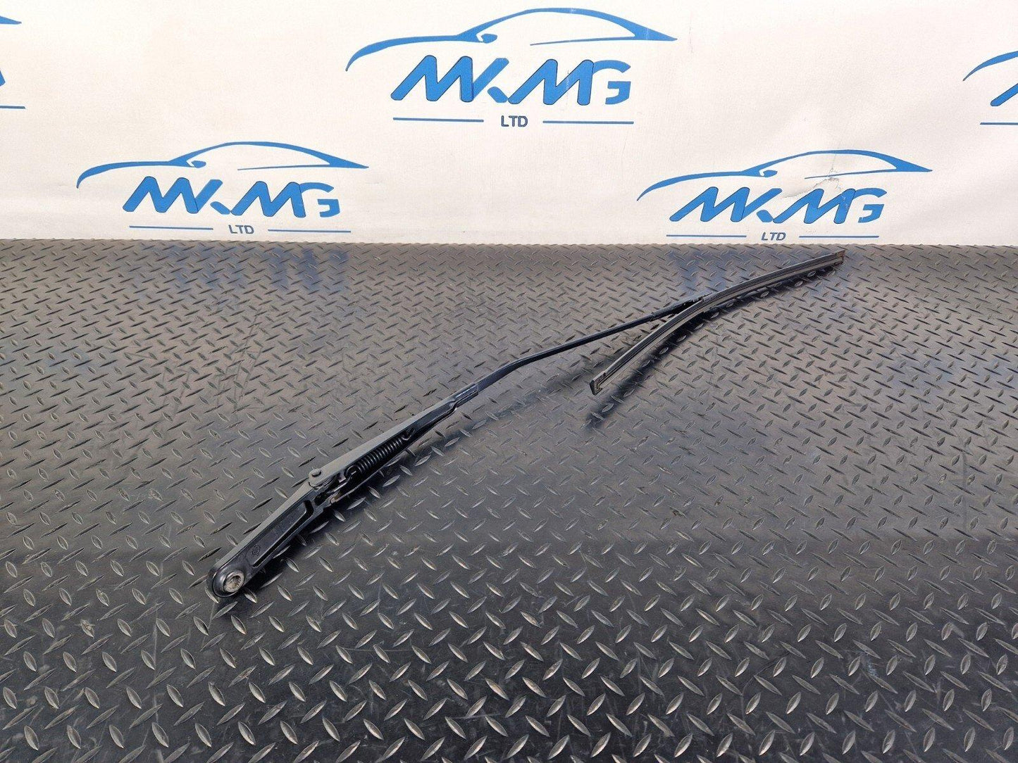 16-23 AUDI A5 F5 SPORTBACK FRONT LEFT PASSENGER SIDE WIPER ARM & BLADE 8W2955407