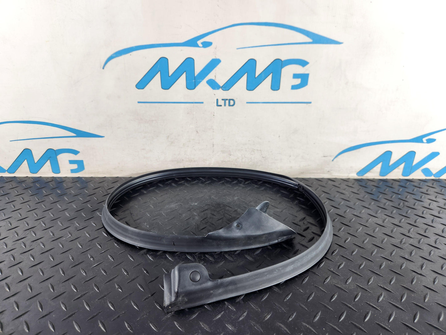 Land Rover Range Rover Evoque L551 SUV Front Right Door Rubber Seal K8D2-20518-A