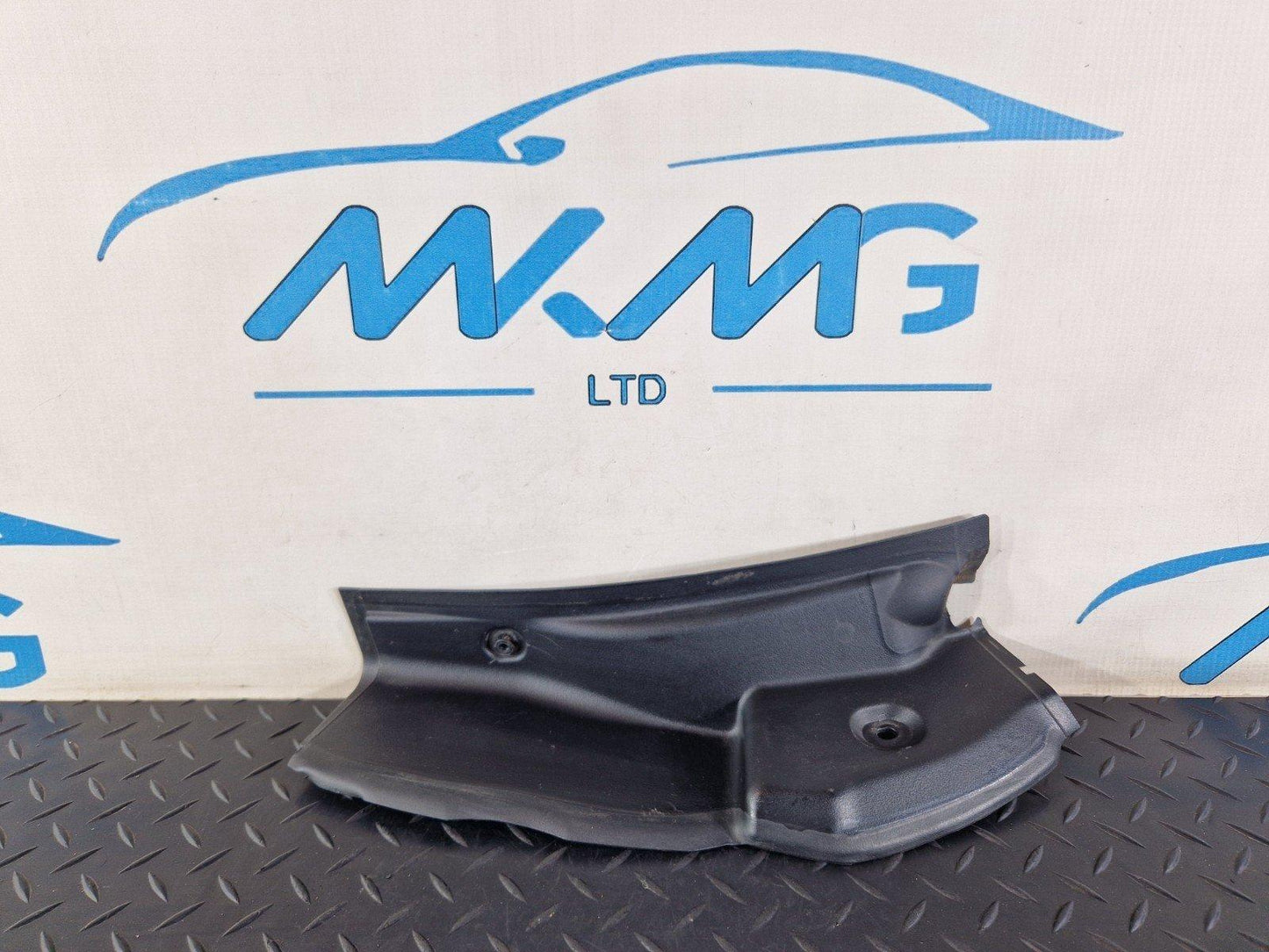 11-19 MERCEDES BENZ ML W166 GENUINE REAR RIGHT SIDE SEAL TRIM A1666910208