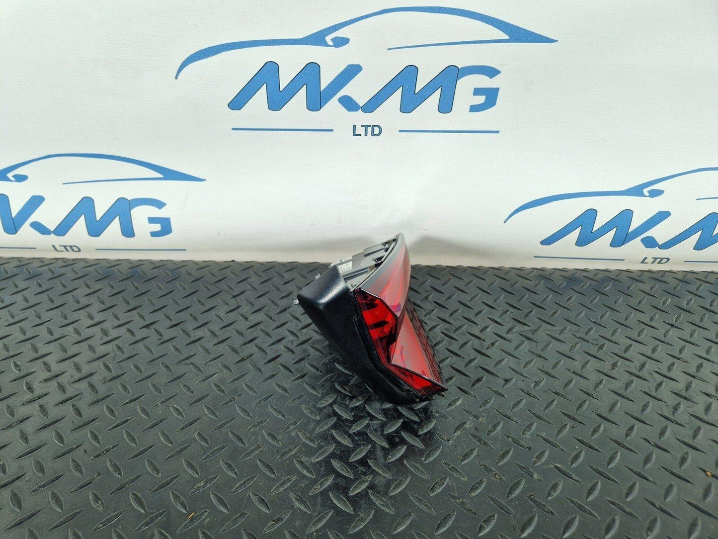 16-24 AUDI A5 F5 COUPE GENUINE REAR LEFT N/S TAILGATE INNER LED LIGHT 8W6945093C