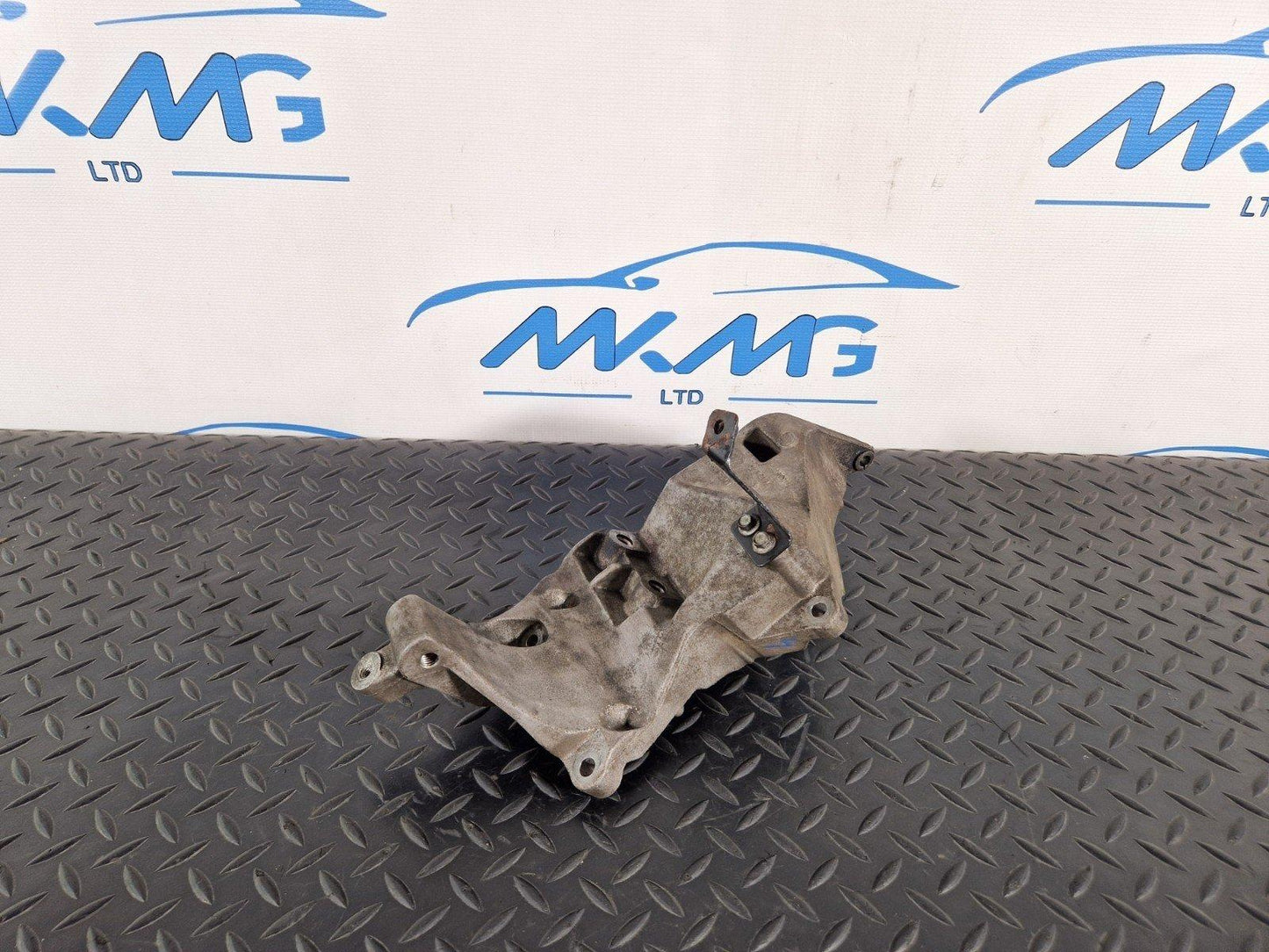 14-19 LAND ROVER L550 2.0 DIESEL AJ200 OEM ALTERNATOR MOUNT BRACKET CPLA10239A