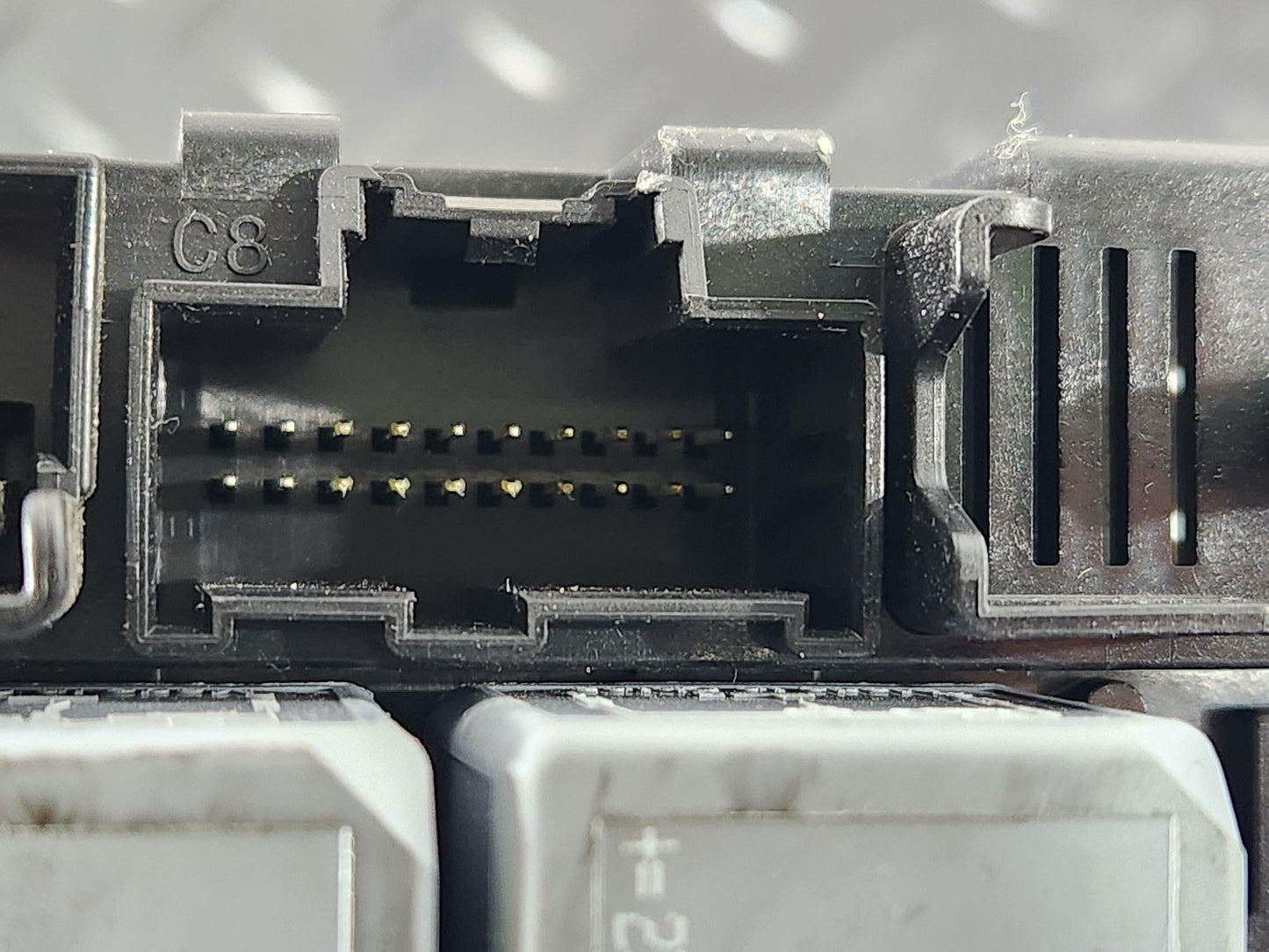 Land Rover Range Rover Evoque L551 Passenger Side Fuse Box M8D2-14A073-BA