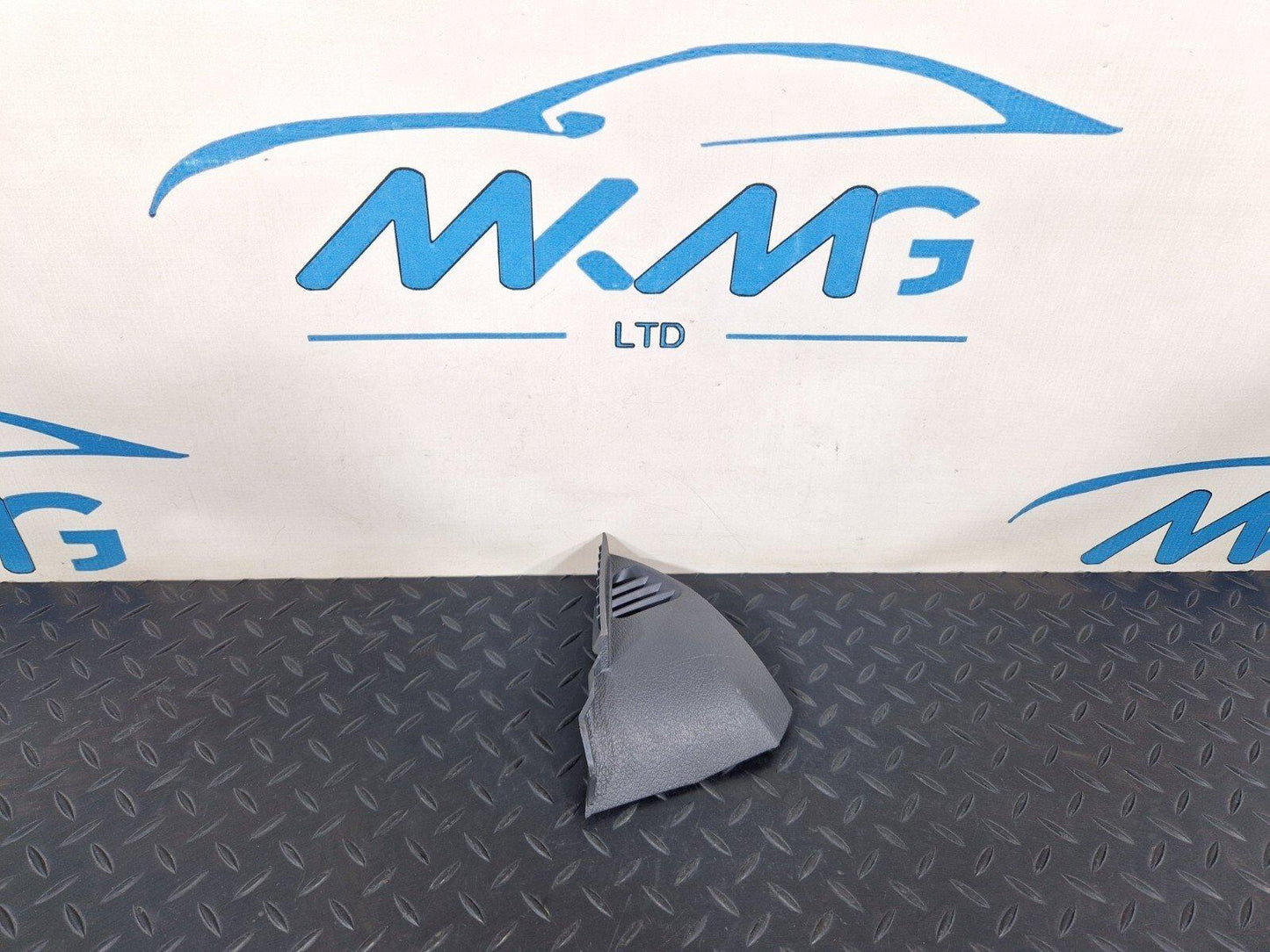 18-ON MERCEDES BENZ SPRINTER W907 W910 OEM AIR VENT COVER A9106802900