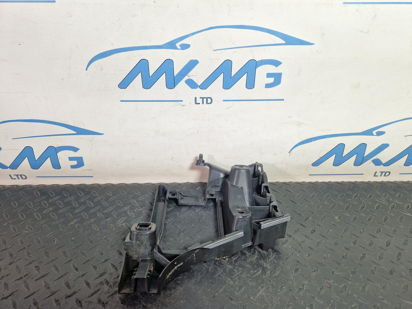 Audi A6 Allroad C7 Key Genuine Rear Right O/S Bumper Bracket Mount 4G9807394D