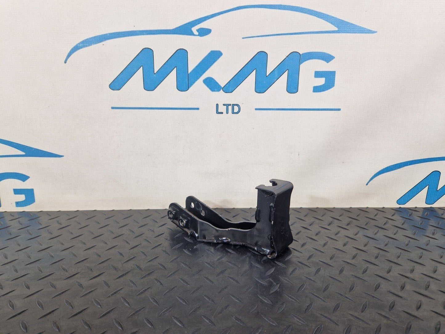 10-17 AUDI A8 4H FRONT LEFT N/S UNDERRUN BAR BRACKET MOUNT 4H0399633A