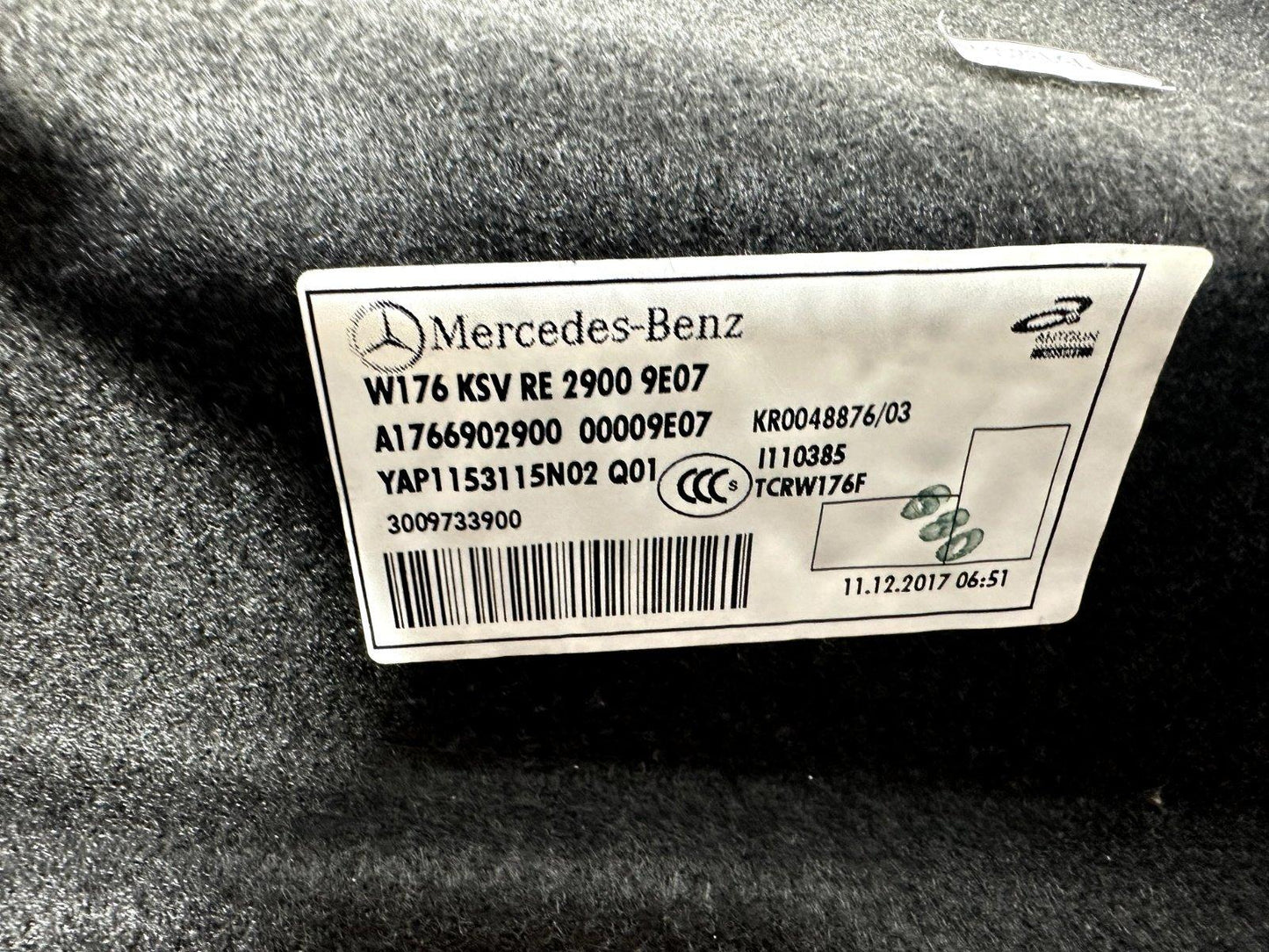 12-18 MERCEDES A-CLASS W176 GENUINE BOOT RIGHT SIDE TRIM COVER A1766902900