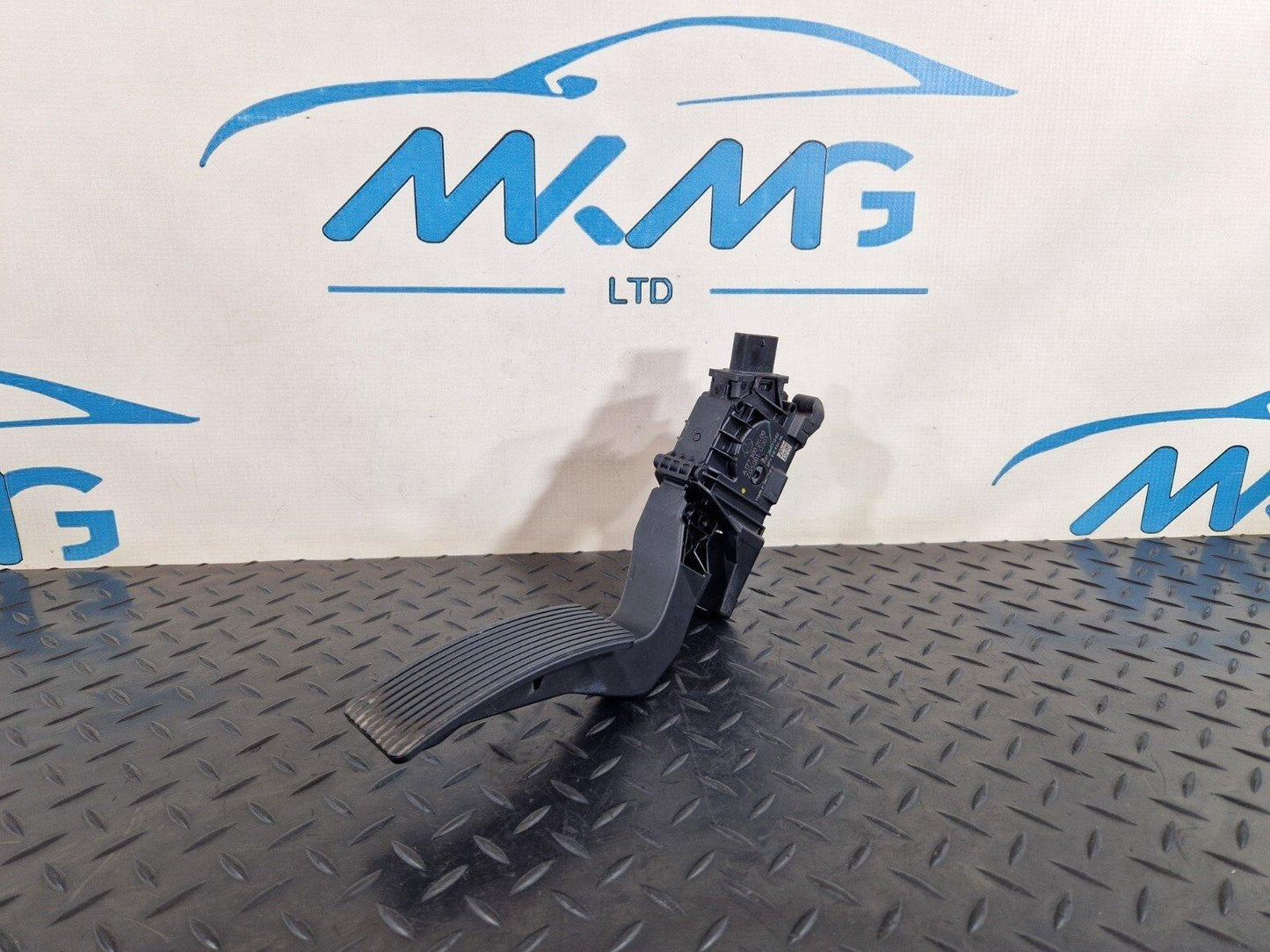 18-ON MERCEDES BENZ A CLASS W177 GENUINE ACCELERATOR THROTTLE PEDAL A1773002000
