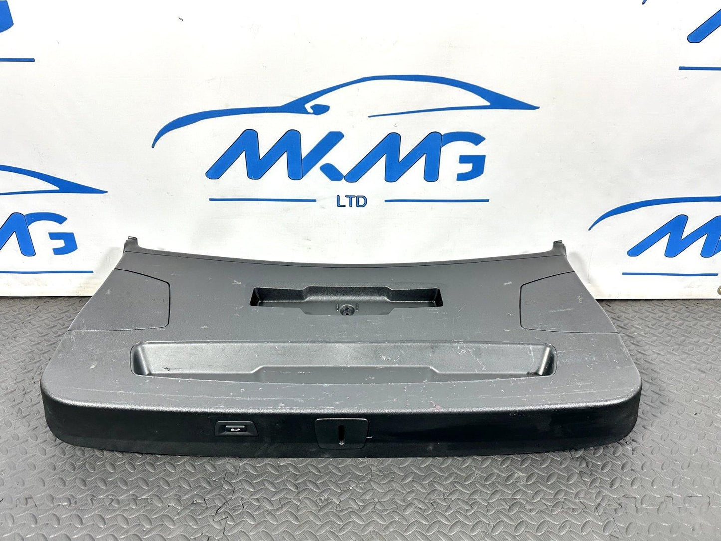 16-22 BMW X1 F48 GENUINE TAILGATE INNER TRIM COVER 7350844 7350851