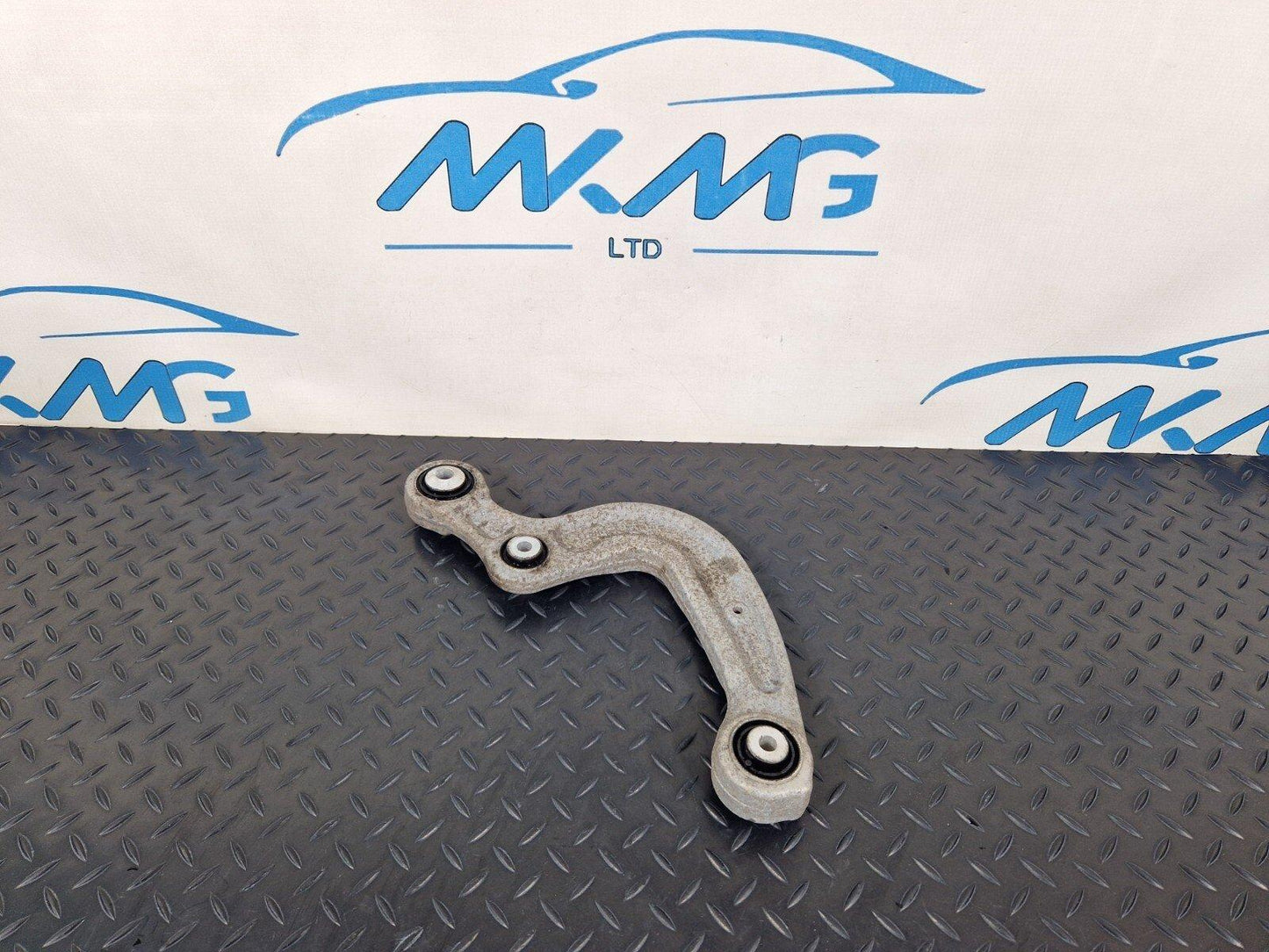 16-19 AUDI A4 B9 GENUINE OEM REAR LEFT CONTROL ARM REAR LEFT CONTROL ARM 8W05053