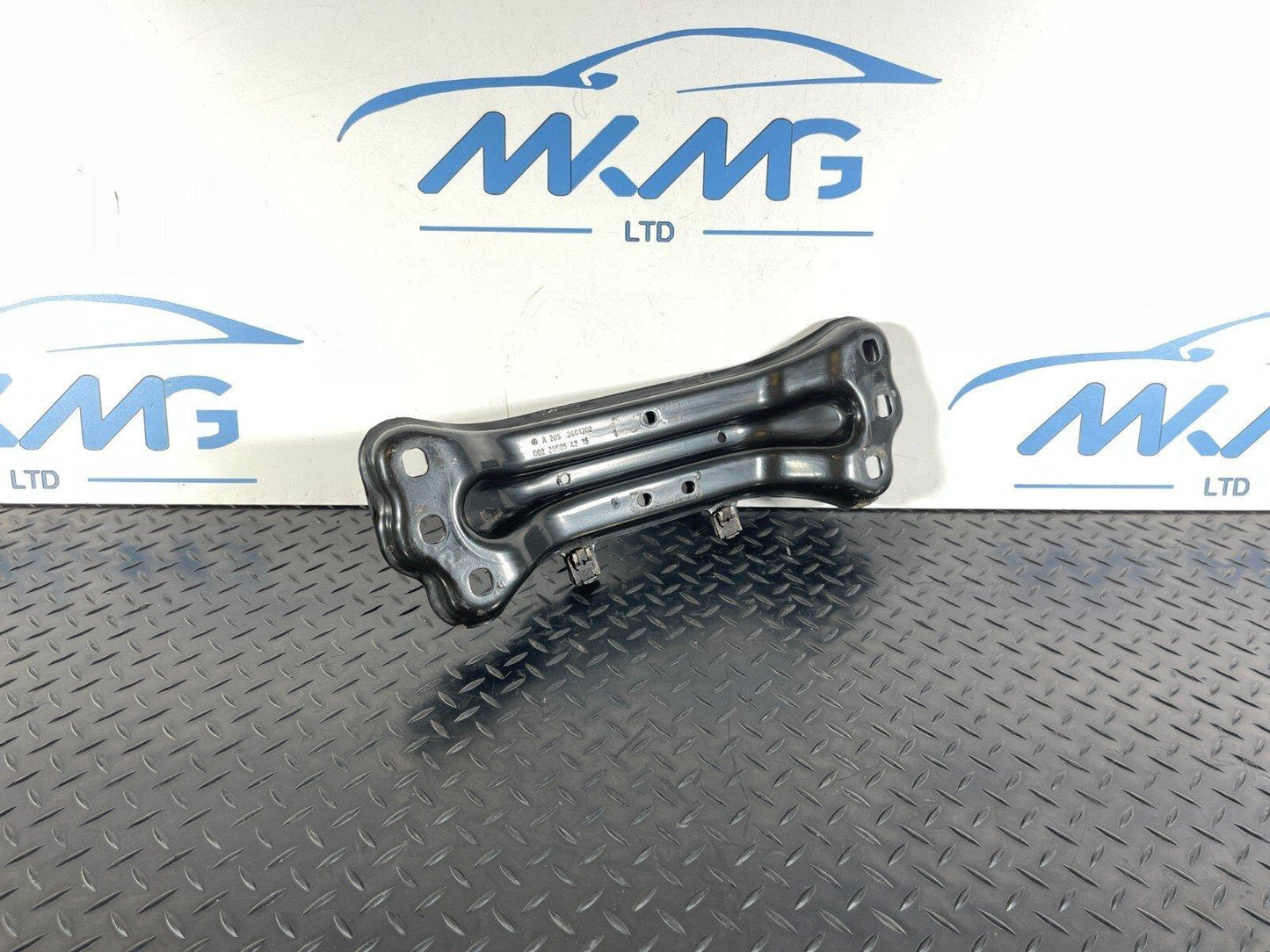 14-21 MERCEDES BENZ C350e W205 GEARBOX MOUNT BRACKET SUPPORT CARRIER A2052401202
