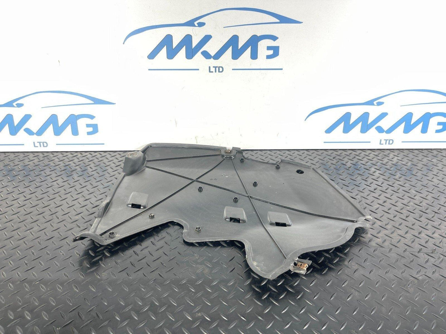 16-19 AUDI A4 B9 S-LINE GENUINE REAR LEFT SIDE UNDERTRAY COVER 8W0825217A