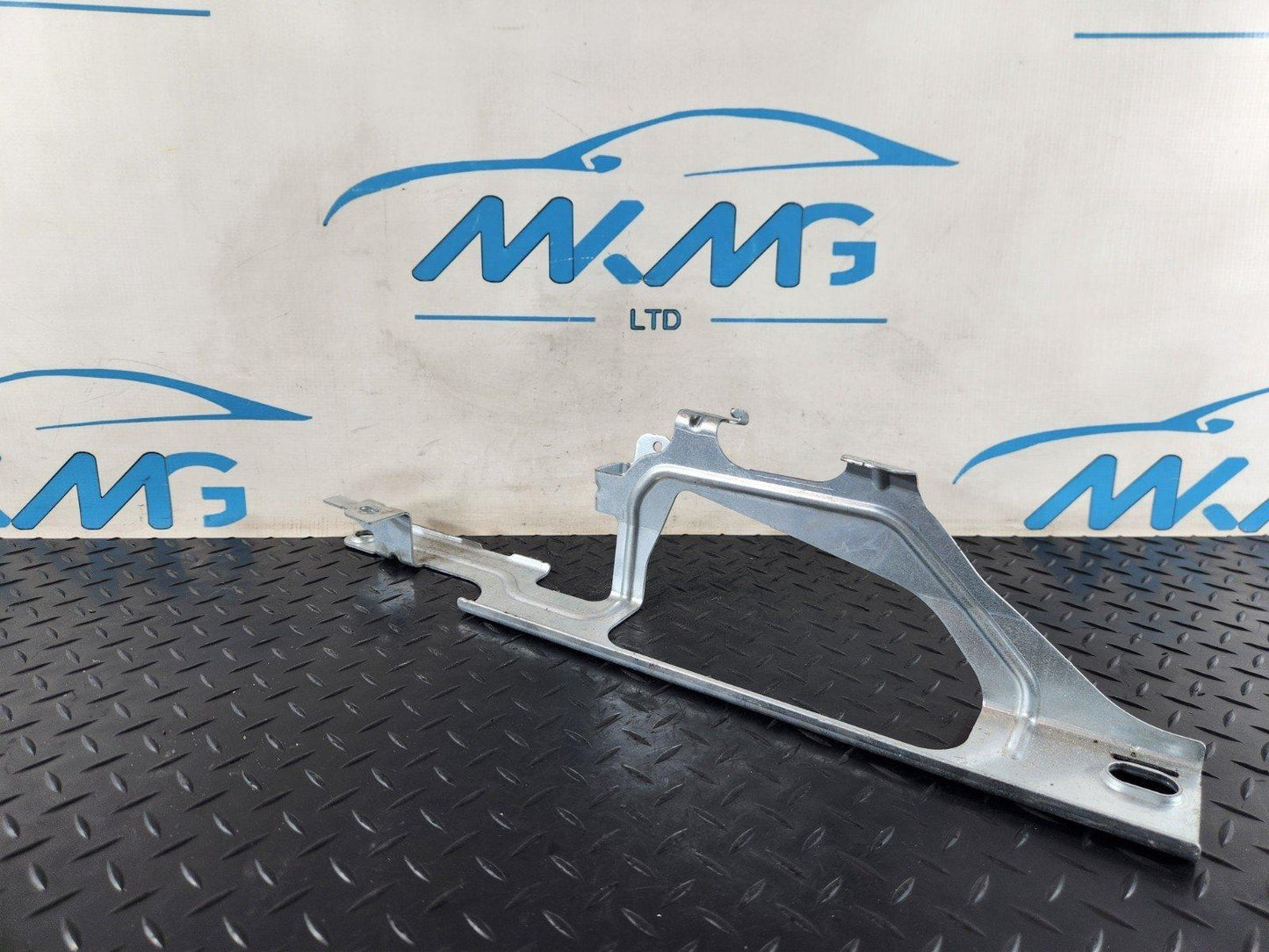 16-22 MERCEDES BENZ X253 GENUINE BOOT HOLDER BRACKET A2536910114