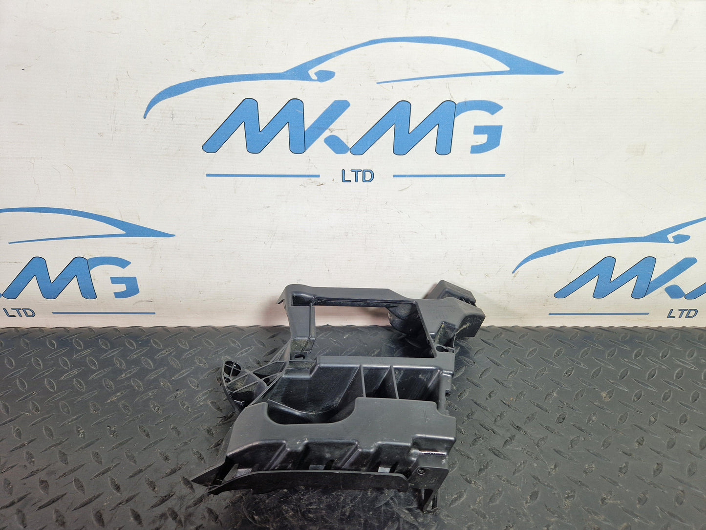 Audi A6 Allroad C7 Key Genuine Rear Right O/S Bumper Bracket Mount 4G9807394D