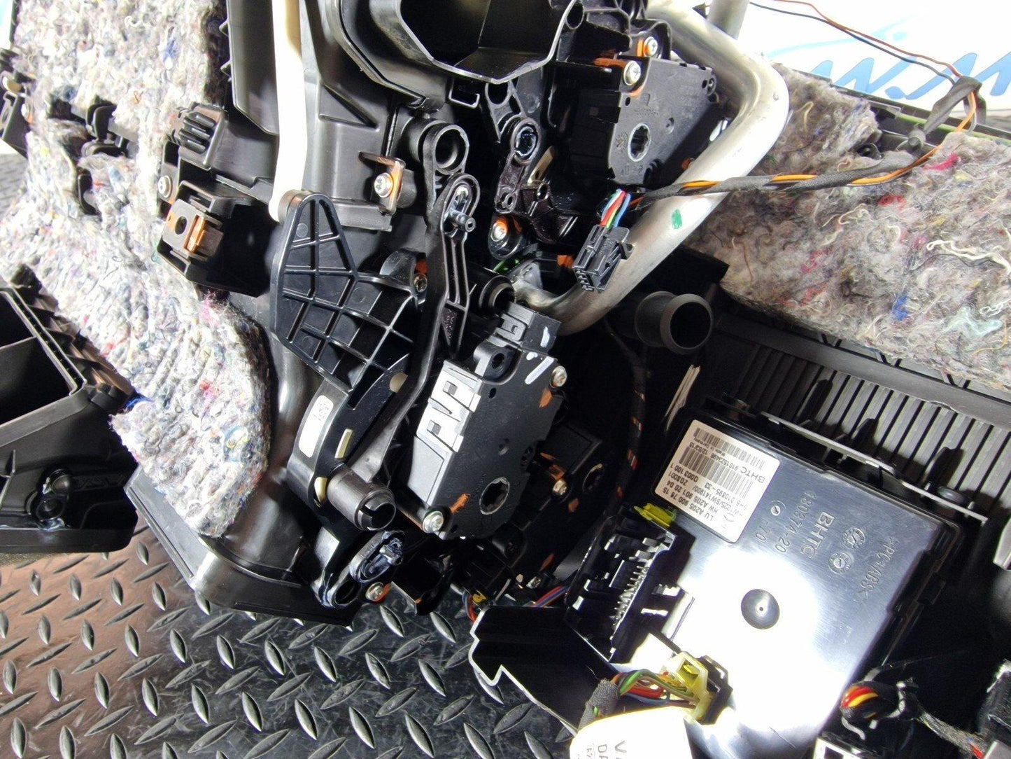 MERCEDES-BENZ C-CLASS C250D W205 HEATER MATRIX CORE & A/C CONTROL MODULE ECU
