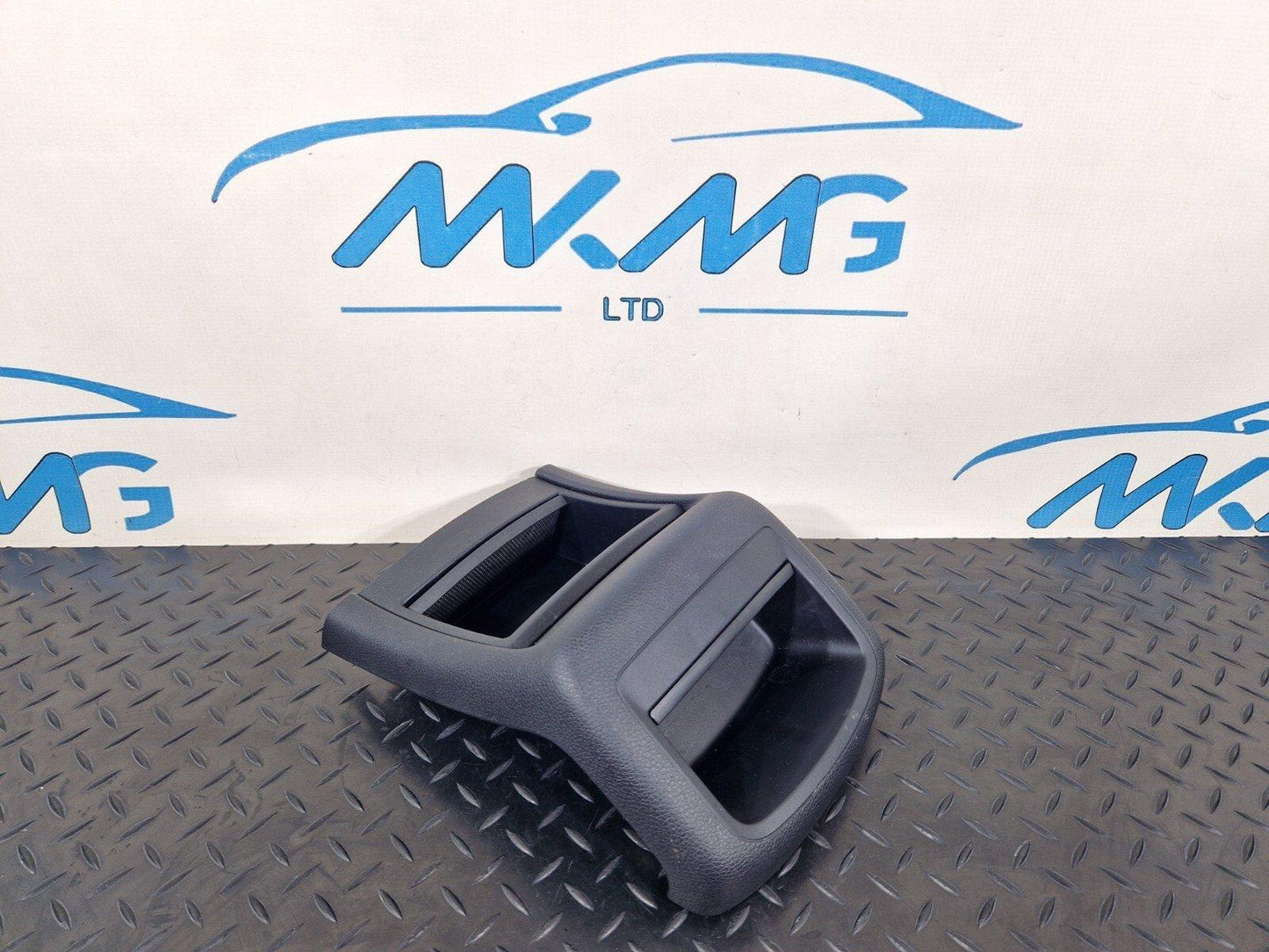 14-21 MERCEDES BENZ W205 OEM CENTRE CONSOLE REAR COMPARTMENT STORAGE A2058306202