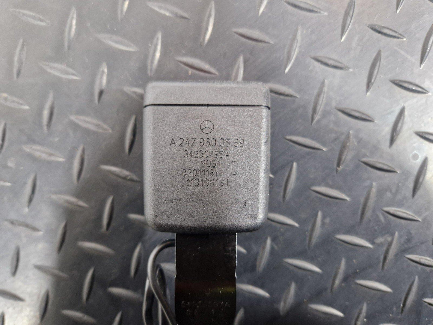 19-ON MERCEDES B CLASS W247 REAR LEFT SEAT BELT A2478600569